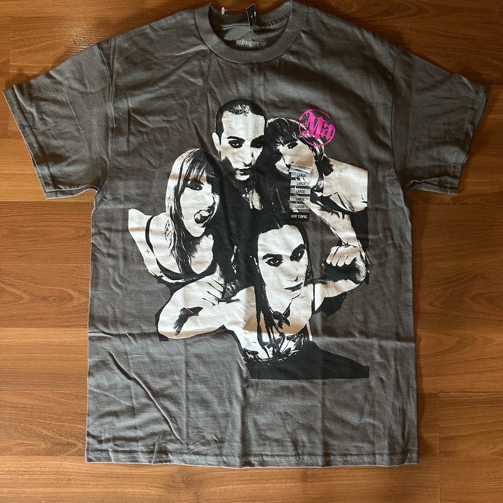 Hot Topic Maneskin Gray Graphic Tee with Pink Accent